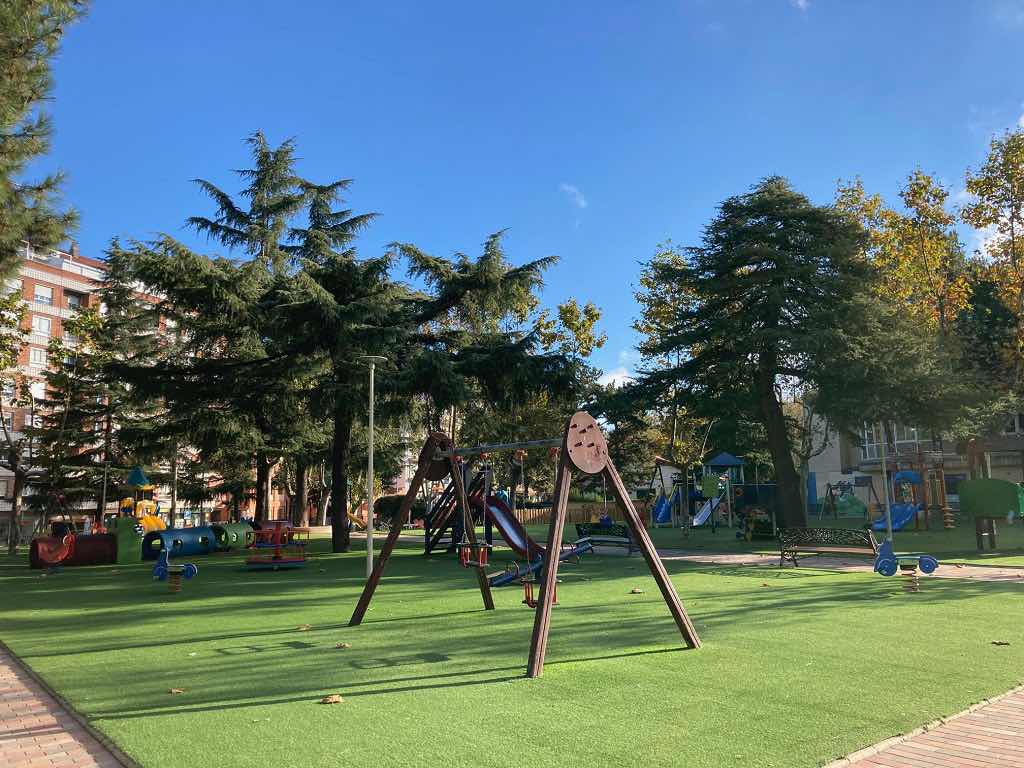 Zona de ocio infantil en el Parque de La Alamedilla en Salamanca