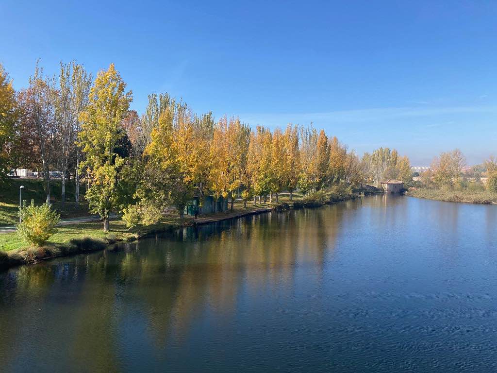 Vistas del embarcadero del Río Tormes de Salamanca