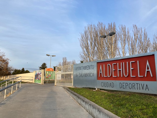 Entrada a la Ciudad Deportiva de La Aldehuela