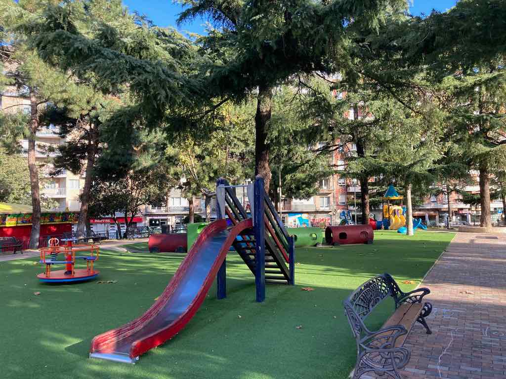 Zona de ocio infantil en el Parque de La Alamedilla en Salamanca