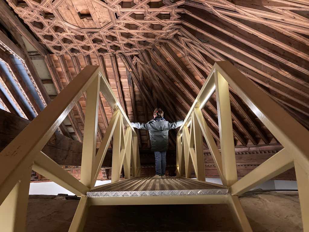 Visita con niños al Museo de Pintura Medieval Santa Clara