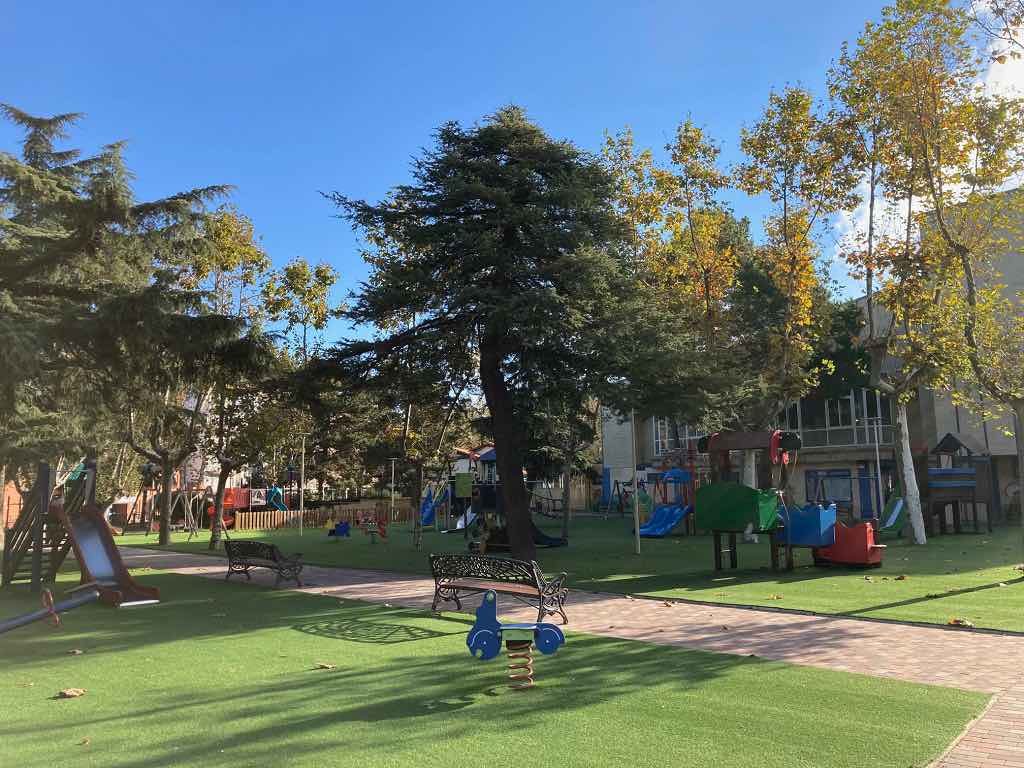 Zona de ocio infantil en el Parque de La Alamedilla en Salamanca