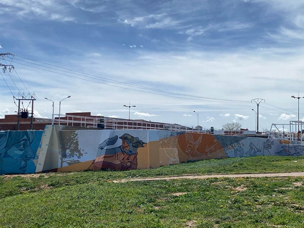 Mural Paseo Fluvial en Santa Marta de Tormes, Salamanca, del artista Caín Ferreras