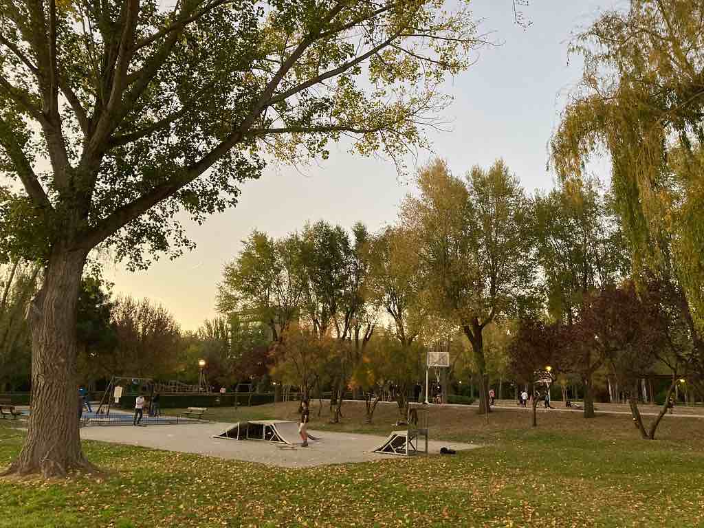 Zona de patinaje en el Parque de los Jesuitas en Salamanca