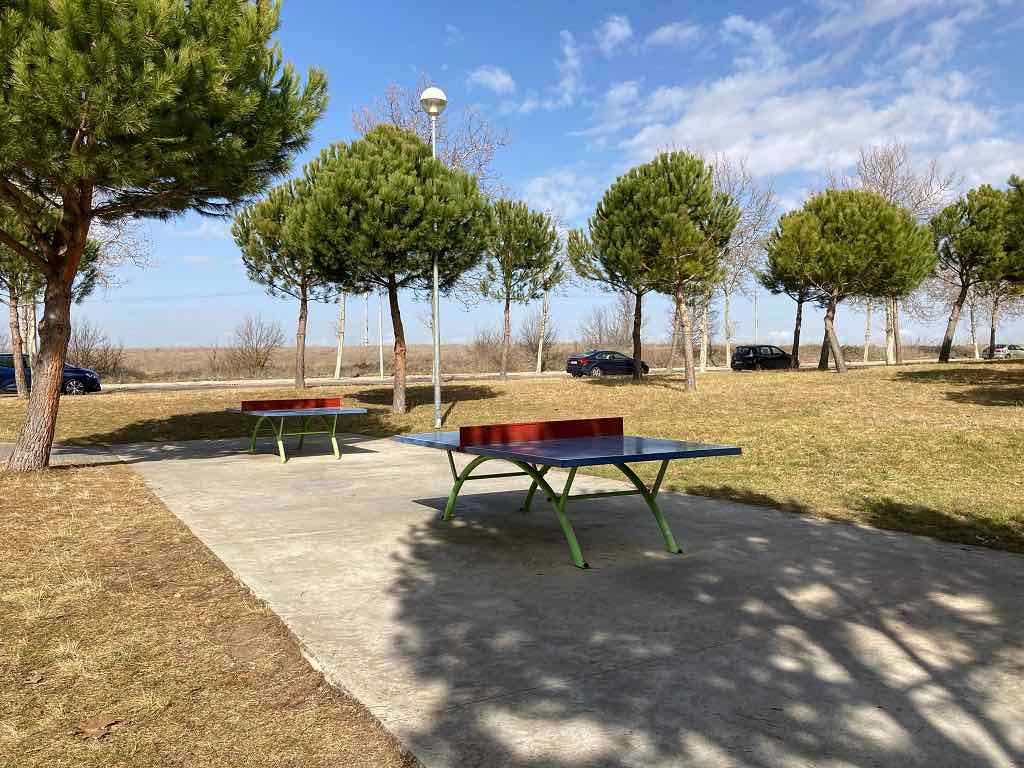 Mesas de ping pong en el Parque Wurzburg en Salamanca