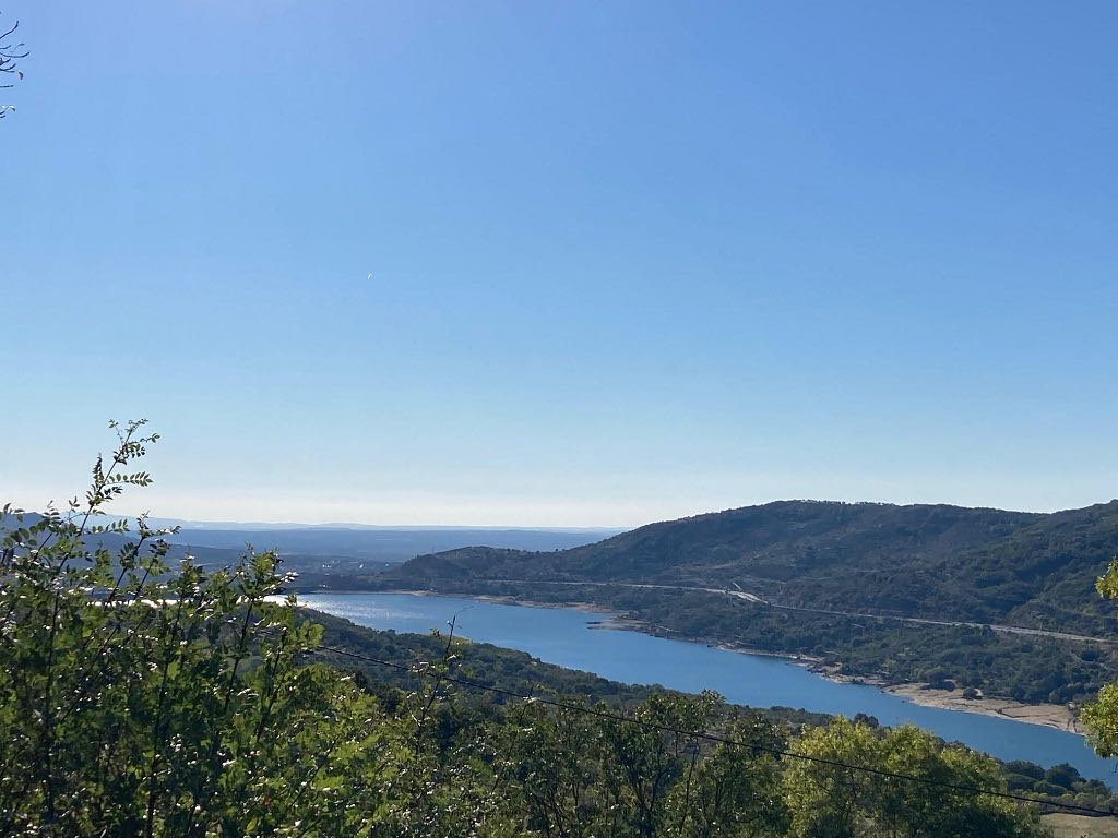 Vistas del embalse de Baños en la Vía Verde